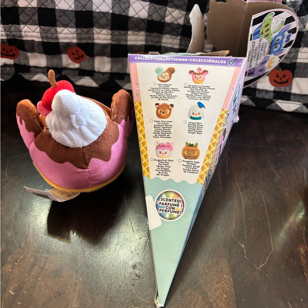 Disney Munchlings Series 1 Confirmed Strawberry Sundae Waffle Bowl Minnie Mouse - Picture 2 of 3